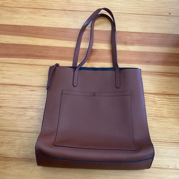 Banana Republic Handbags - Banana Republic brown leather tote bag